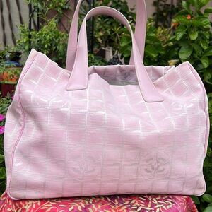 COPY - CHANEL Pink CC logo Travel  Ligne Tote